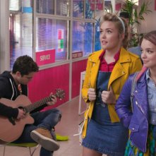 Penny on M.A.R.S.: Olivia-Mai Barrett insieme a Shannon Gaskin