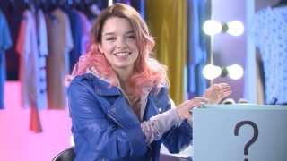Penny on M.A.R.S.: Olivia-Mai Barrett in una scena