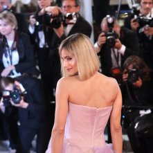 Cannes 2018: uno scatto di Sofia Boutella sul red carpet di Fahrenheit 451