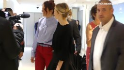 Cannes 2018: Alice e Alba Rohrwacher entrano alla conferenza di Lazzaro felice
