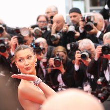 Cannes 2018: uno scatto di Bella Hadid sul red carpet di Blackkklansman