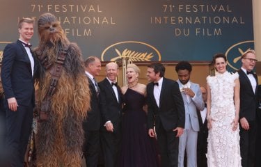 Cannes 2018: Il cast in cima alle scali del red carpet di Solo: A Star Wars Story