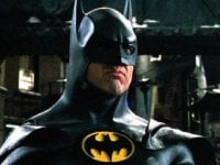 Michael Keaton conclude un discorso agli studenti ricordando: 'Io sono Batman!'