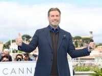 John Travolta a Cannes: i 40 anni di Grease e il ballo con 50 Cent in stile Pulp Fiction