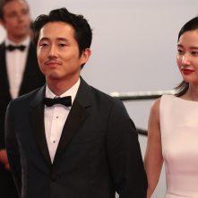 Cannes 2018: uno scatto di Steven Yeun sul red carpet di Burning - L'amore brucia