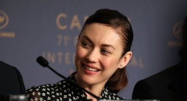 The Man Who Killed Don Quixote, un primo piano di Olga Kurylenko in conferenza a Cannes 2018