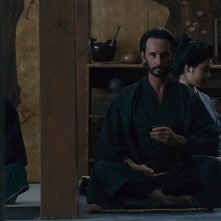 Westworld:  Rodrigo Santoro nell'episodio Akane No Mai