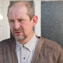 La terra di Dio: Ian Hart in una scena del film