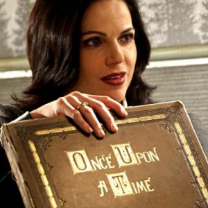 C'era una volta: una scena con  Lana Parrilla nell'episodio Leaving Storybrook