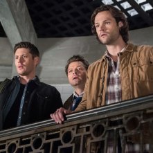 Supernatural: Jensen Ackles, Misha Collins e Jared Padalecki nell'episodio Let the Good Times Roll