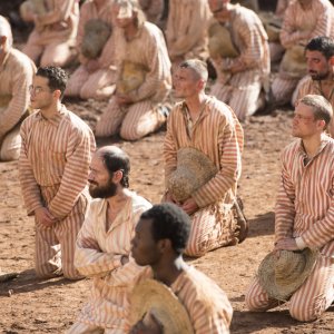 Papillon: Rami Malek, Charlie Hunnam e Michael Socha in una scena del film