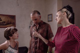 Rabbia furiosa - Er Canaro: Riccardo De Filippis, Romina Mondello ed Eleonora Gentileschi in una scena del film