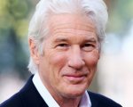 Richard Gere torna in tv dopo 30 anni nel dramma BBC ‘MotherFatherSon’