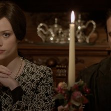 Al massimo ribasso: Martina Stella e Jordi Mollà in una scena del film