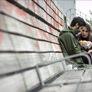 Al massimo ribasso: Matteo Carlomagno e Viola Sartoretto in una scena del film