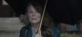 Castle Rock: un intenso primo piano di Sissy SPacek