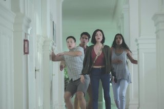 Obbligo o verità: Hayden Szeto, Lucy Hale, Sophia Taylor Ali e Tyler Posey in una scena del film