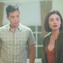 Obbligo o verità: Hayden Szeto e Lucy Hale in una scena del film