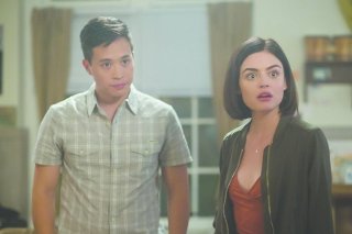 Obbligo o verità: Hayden Szeto e Lucy Hale in una scena del film