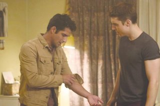 Obbligo o verità: Tyler Posey e Nolan Gerard Funk in una scena del film