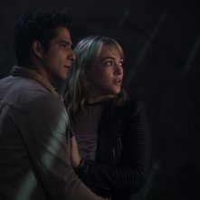 Obbligo o verità: Violett Beane e Tyler Posey in una scena del film