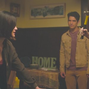 Obbligo o verità: Violett Beane, Tyler Posey e Lucy Hale in una scena del film