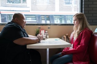 Ogni giorno: Angourie Rice e Jacob Batalon in una scena del film