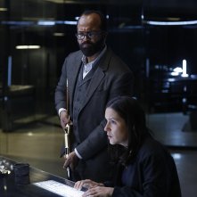 Westworld: Shannon Woodward e Jeffrey Wright nell'episodio Phase Space