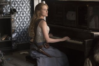 Westworld: Evan Rachel Wood in una scena dell'episodio Phase Space