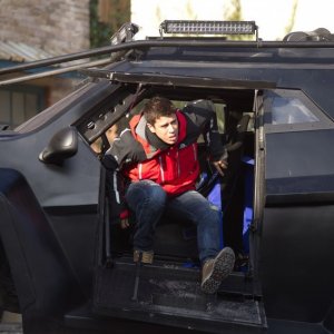 Hurricane - Allerta uragano: Toby Kebbell in una scena del film