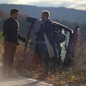 Hurricane - Allerta uragano: Toby Kebbell e Ryan Kwanten in una scena del film