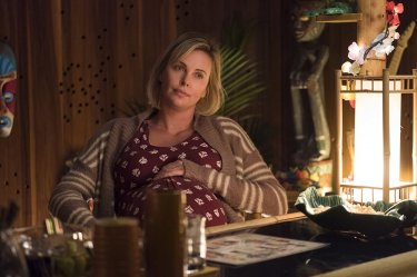 Tully: Charlize Theron in un'immagine tratta dal film