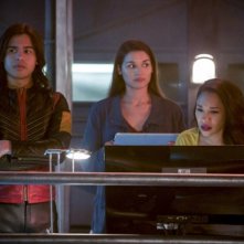 The Flash: Kim Engelbrecht, Candice Patton, e Carlos Valdes nell'episodio We Are the Flash