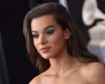 Hailee Steinfeld star della serie Dickinson