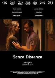 Locandina di Senza distanza