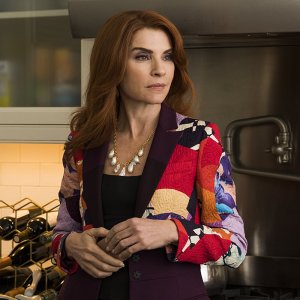 Dietland: Julianna Margulies in una scena