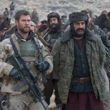 12 Soldiers: Chris Hemsworth in una scena del film