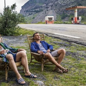 Una vita spericolata: Lorenzo Richelmy e Eugenio Franceschini in una scena del film