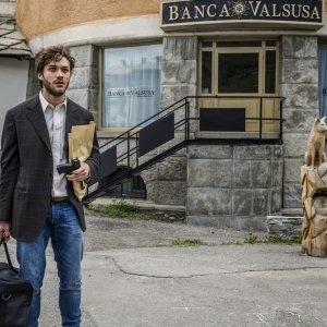 Una vita spericolata: Lorenzo Richelmy in una scena del film