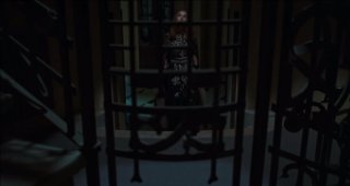 Dakota Johnson in Suspiria (2018) - una immagine dal trailer del film di Guadagnino
