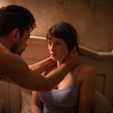 The Escape: Gemma Arterton e Dominic Cooper in una scena del film 