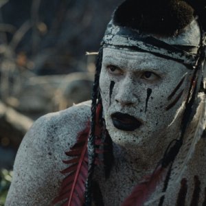 Westworld:  Martin Sensmeier in una scena dell'episodio Kiksuya