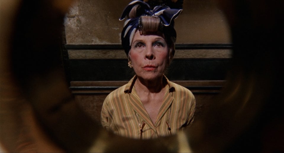 Rosemary's Baby: Ruth Gordon in una scena del film