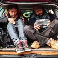 Noi siamo la marea: il regista Sebastian Hilger sul set del film