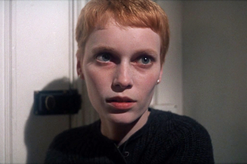 Primo piano di Mia Farrow in Rosemary's Baby