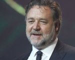 Russell Crowe a Torino invita la sindaca Appendino per un caffè e lei gli risponde