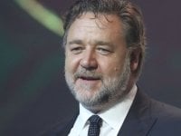 Russell Crowe a Torino invita la sindaca Appendino per un caffè e lei gli risponde