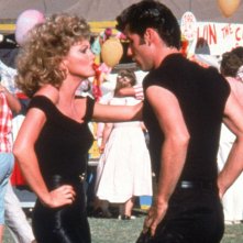 Grease: Olivia Newton-John e John Travolta ne finale del film