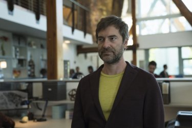 Goliath: Mark Duplass in una foto della seconda stagione