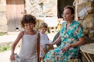 Estate 1993: Paula Robles, Laia Artigas e Isabel Rocatti in una scena del film